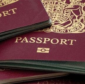 Wielka Brytania: Rząd chce odbierać paszporty podejrzanym o terroryzm